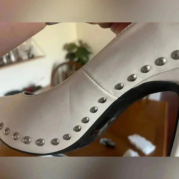 Wild Diva Lounge Studded pointed heels shoes. Little mark on the heal. S… - Picture 13 of 14
